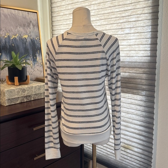 Woman's M Magaschoni Cream & Black Striped Crew Neck Sweater. Size XS - Picture 5 of 7
